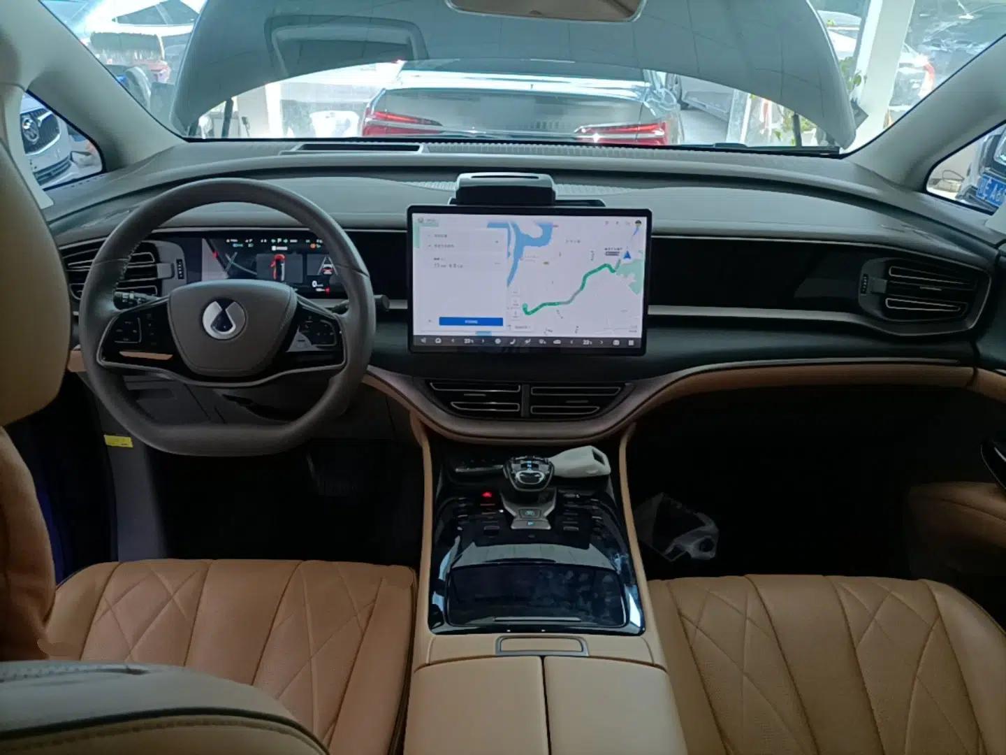 Denza D9 2022 DM-i 970 Four-Wheel Drive Prestige Model — миниатюра 12
