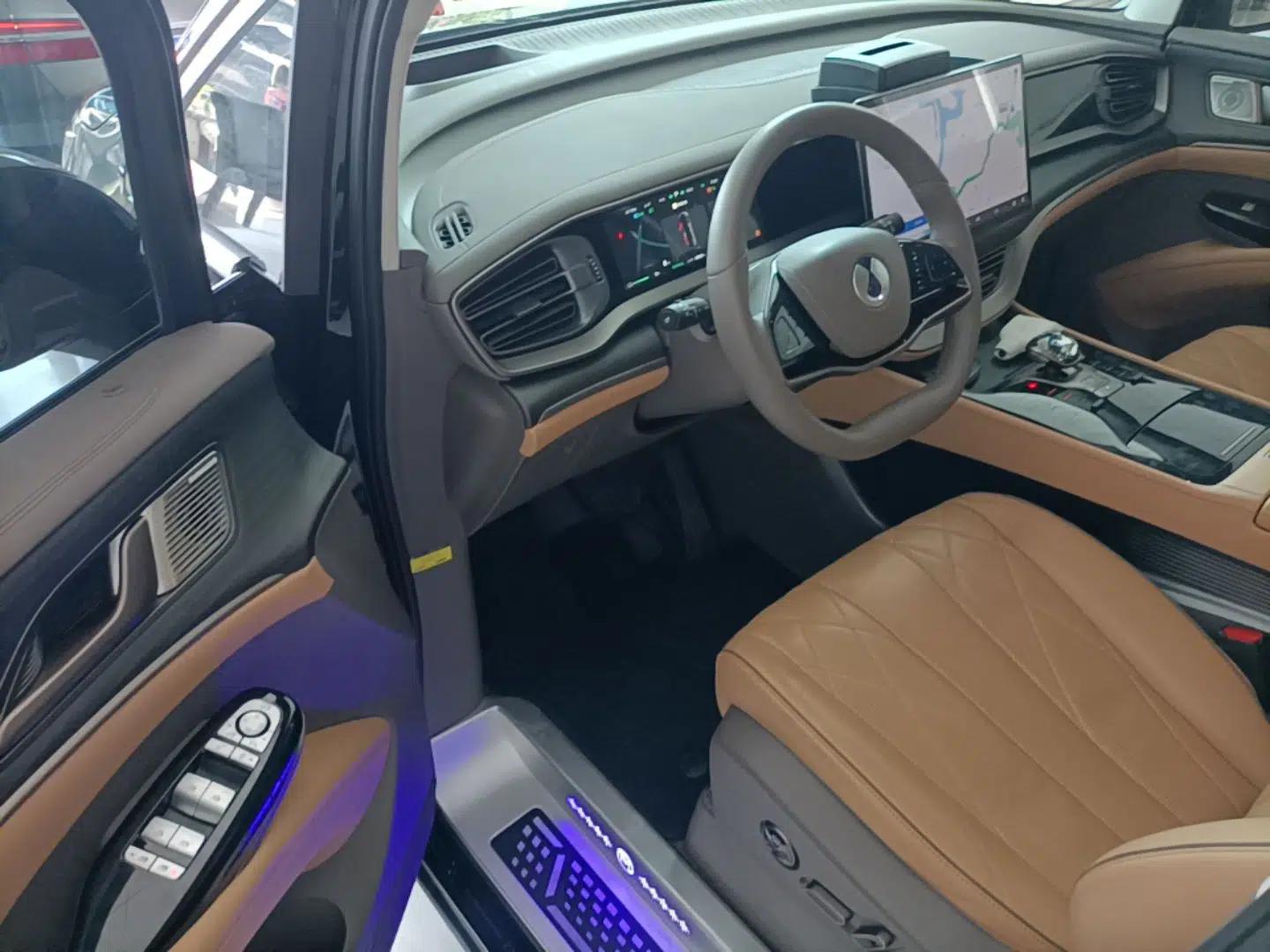 Denza D9 2022 DM-i 970 Four-Wheel Drive Prestige Model — миниатюра 18