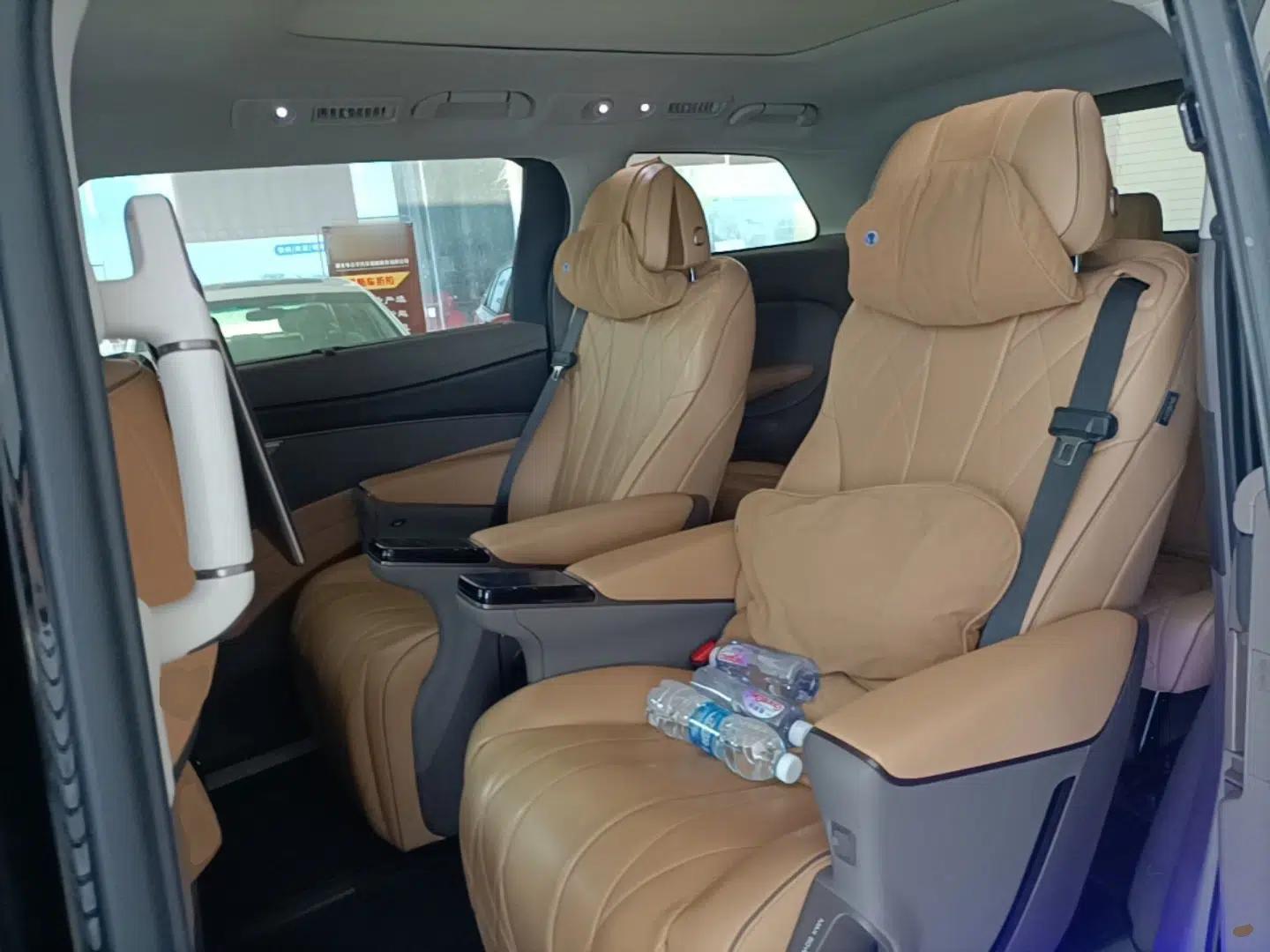 Denza D9 2022 DM-i 970 Four-Wheel Drive Prestige Model — миниатюра 19
