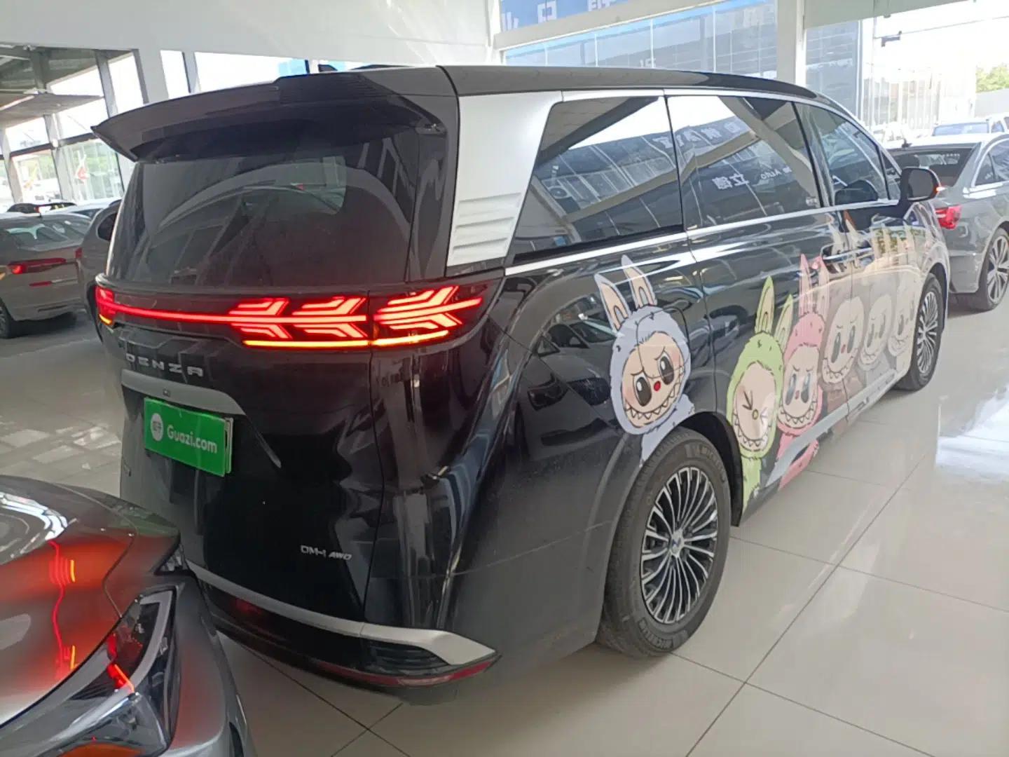 Denza D9 2022 DM-i 970 Four-Wheel Drive Prestige Model — миниатюра 4