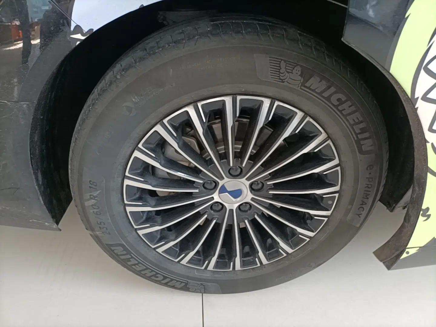 Denza D9 2022 DM-i 970 Four-Wheel Drive Prestige Model — миниатюра 10