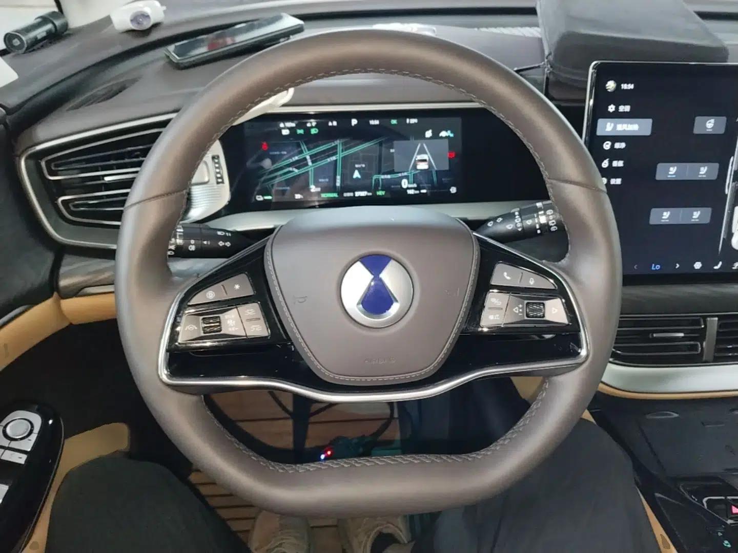 Denza D9 2024 DM-i 1050 Luxury Model — миниатюра 14