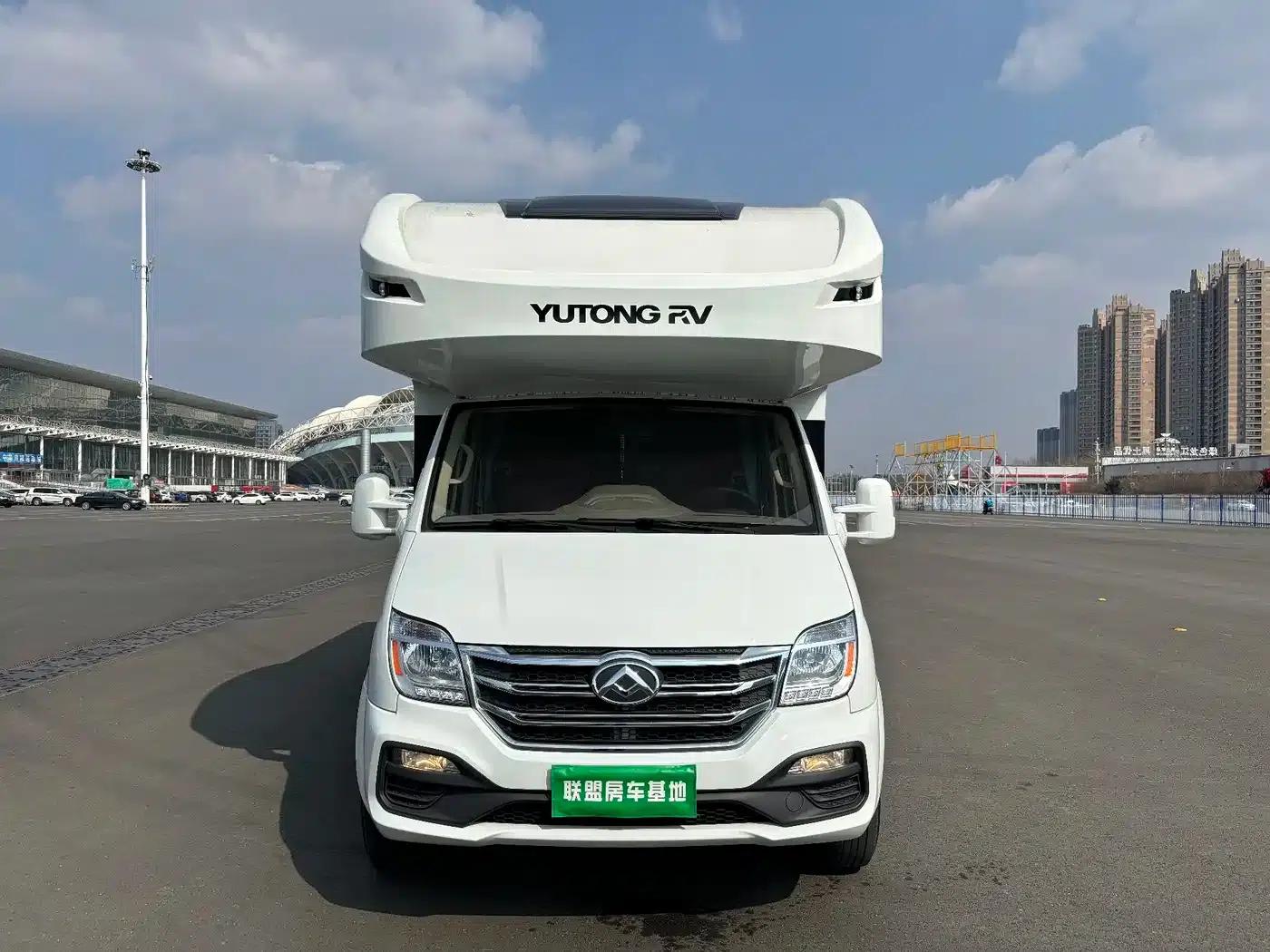 SAIC MAXUS V80 RV 2021 Model 2.0T Traveler V80 Self-propelled Type B Motorhome Comfort Edition with Transverse Bed — миниатюра 2