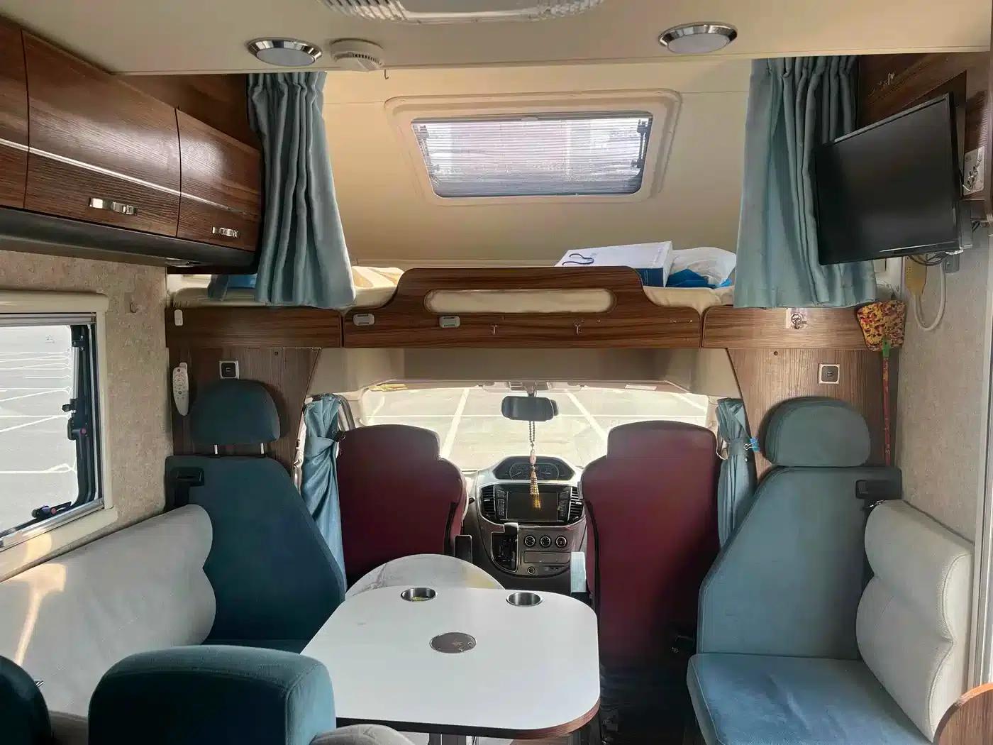 SAIC MAXUS V80 RV 2021 Model 2.0T Traveler V80 Self-propelled Type B Motorhome Comfort Edition with Transverse Bed — миниатюра 7