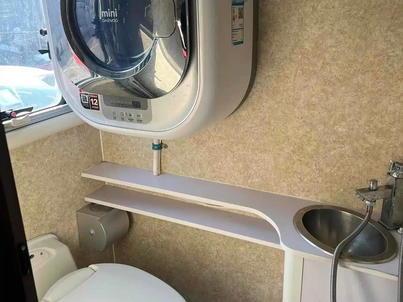 SAIC MAXUS V80 RV 2021 Model 2.0T Traveler V80 Self-propelled Type B Motorhome Comfort Edition with Transverse Bed — миниатюра 10
