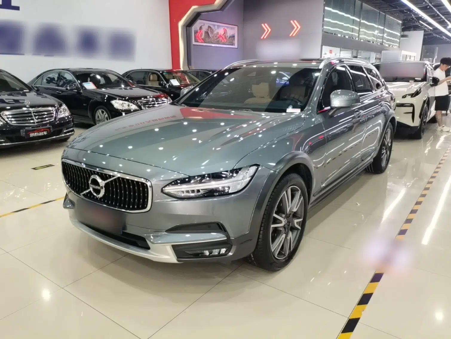 Volvo V90 2020 Cross Country T5 AWD Smart Range Edition — миниатюра 1