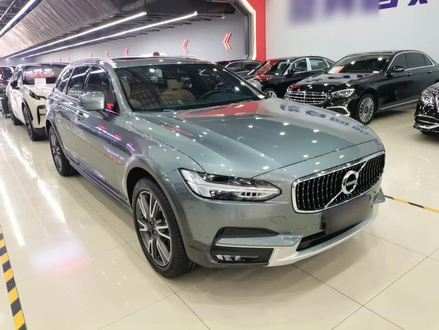 Volvo V90 2020 Cross Country T5 AWD Smart Range Edition — миниатюра 3
