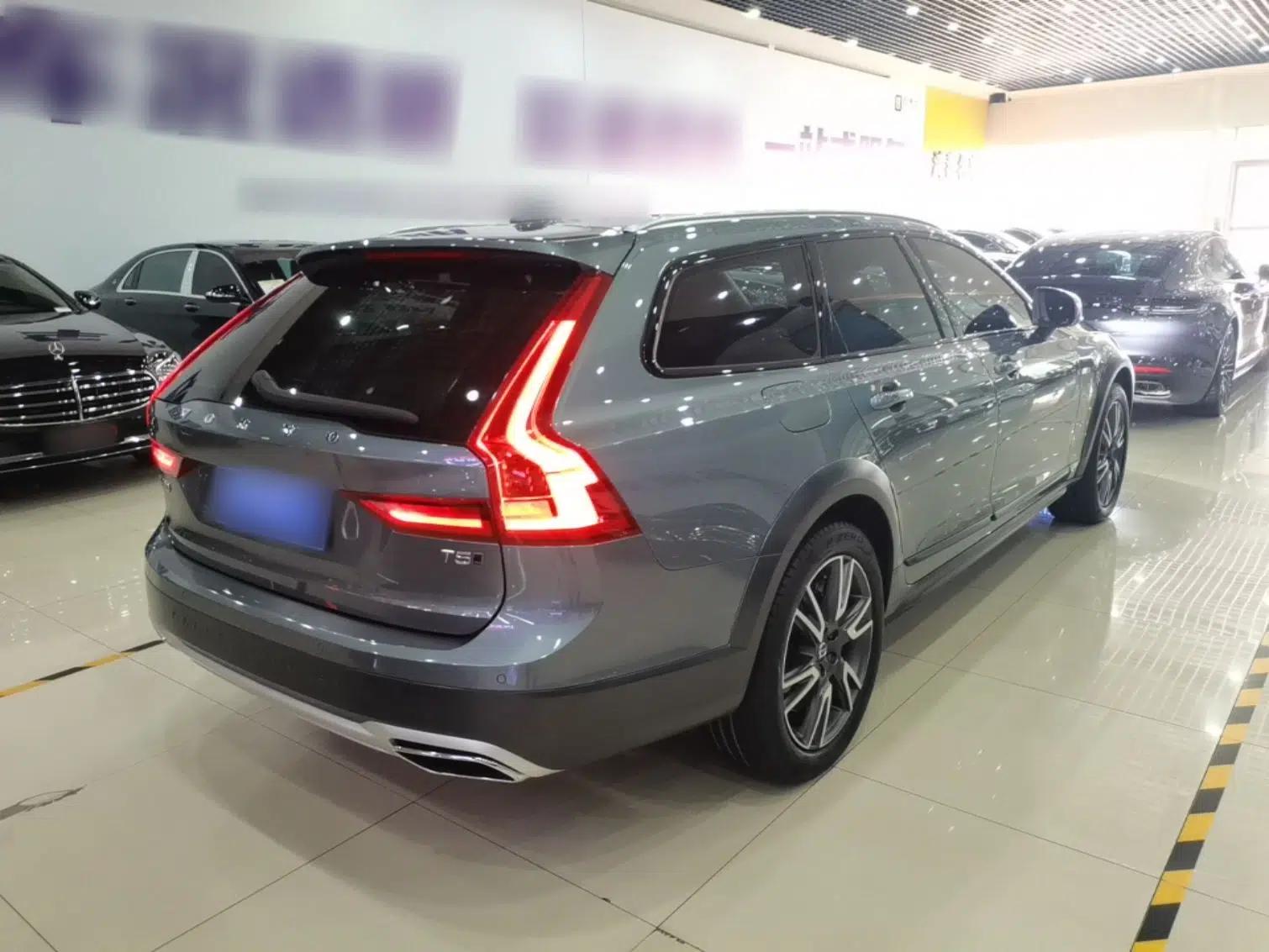 Volvo V90 2020 Cross Country T5 AWD Smart Range Edition — миниатюра 6