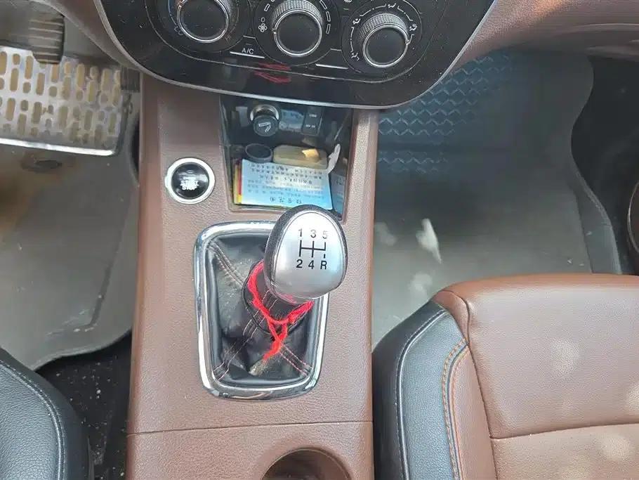 Jingyi X5 2016 1.6L Manual Premium Edition — миниатюра 16