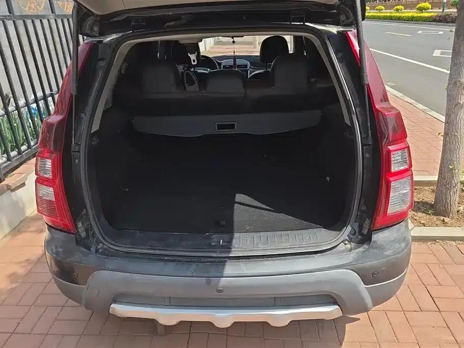 Jingyi X5 2016 1.6L Manual Premium Edition — миниатюра 4