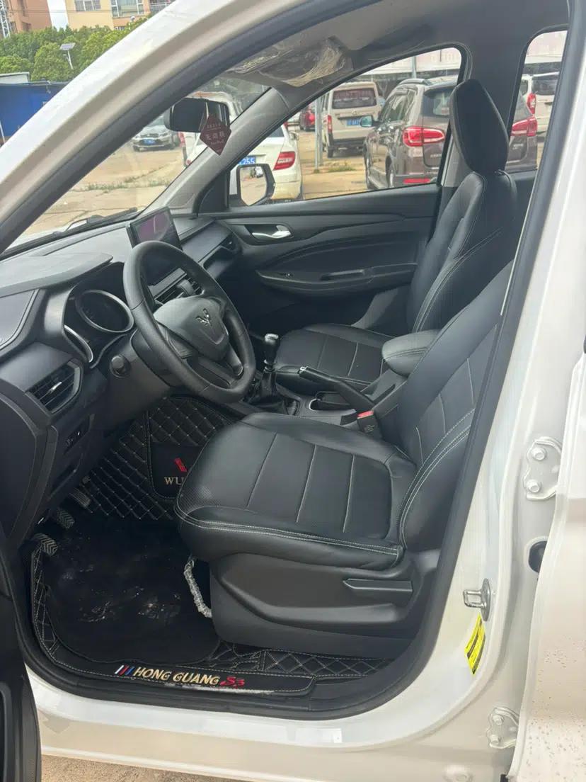 Wuling Hongguang S3 2018 1.5L Manual Standard Version China V Standard — миниатюра 8