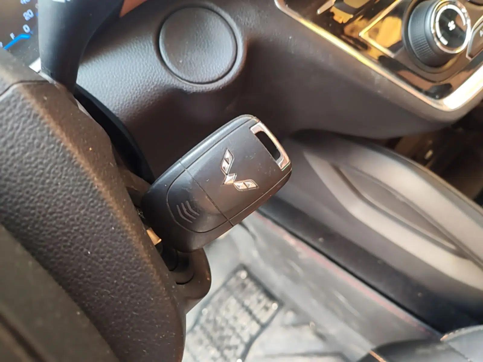 Wuling Hongguang S3 2018 1.5L Manual Luxury Model China V Standard — миниатюра 12