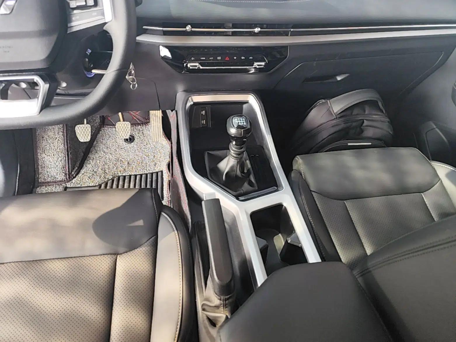 Wuling Jiachen 2022 1.5T Manual Light Enjoyment Dynamic Version — миниатюра 17