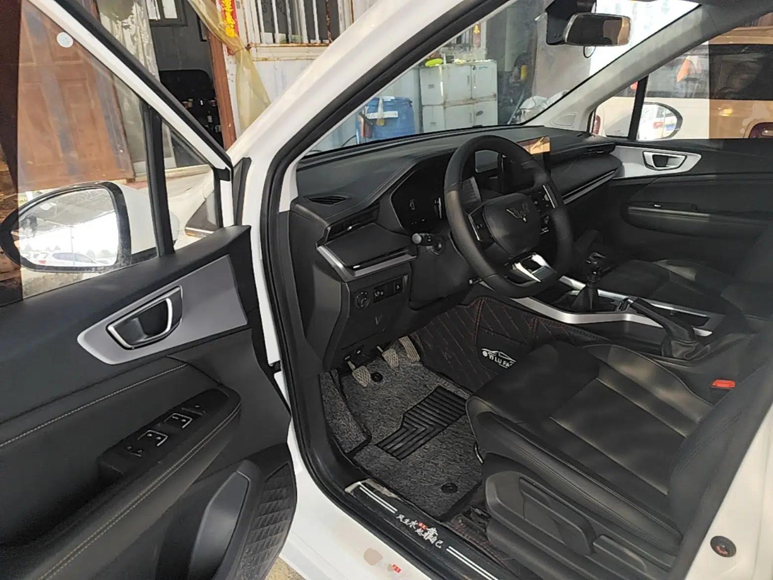 Wuling Jiachen 2022 1.5T Manual Light Enjoyment Dynamic Version — миниатюра 19