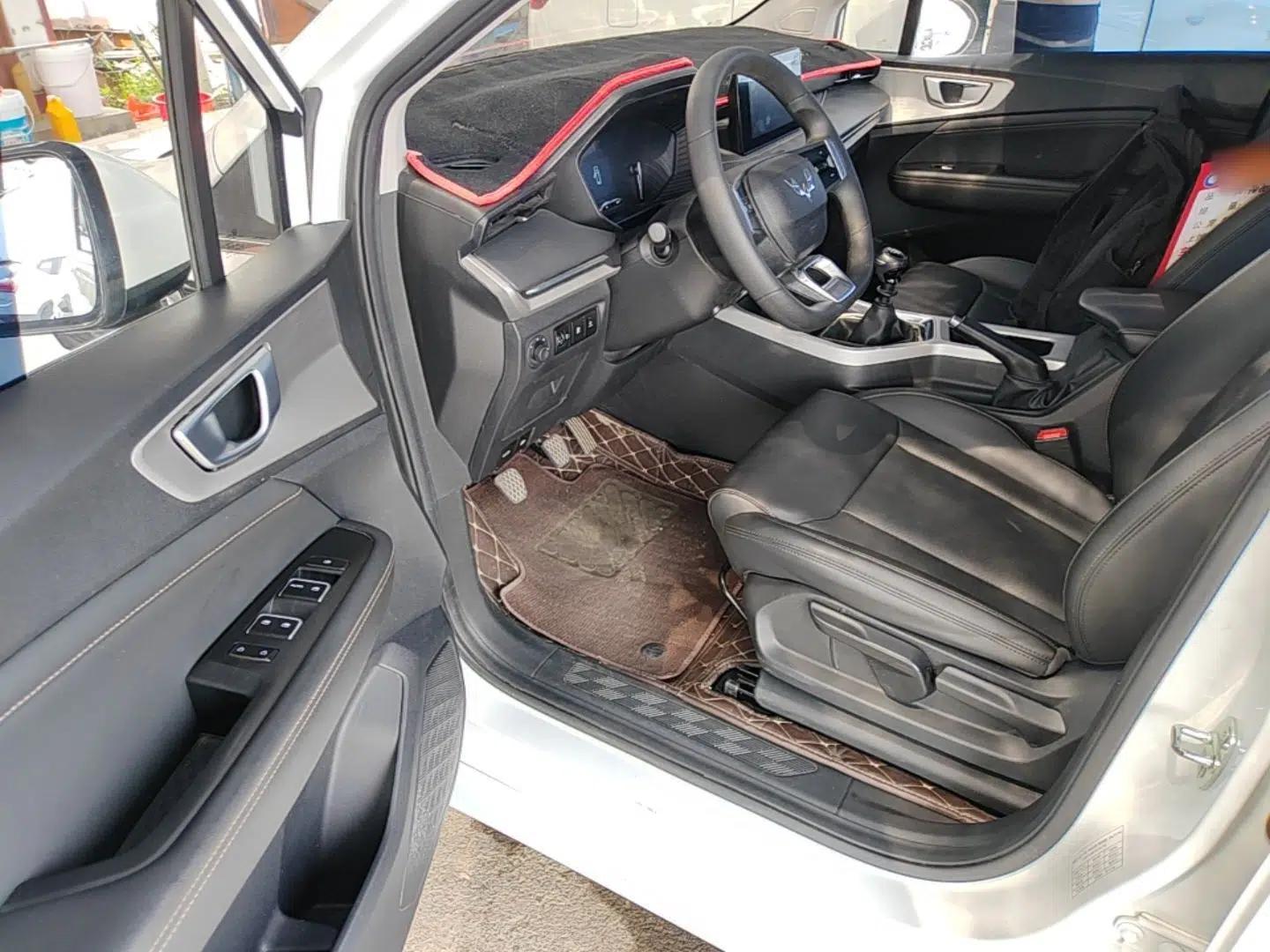 Wuling Jiachen 2022 1.5L Manual Comfort Edition — миниатюра 19