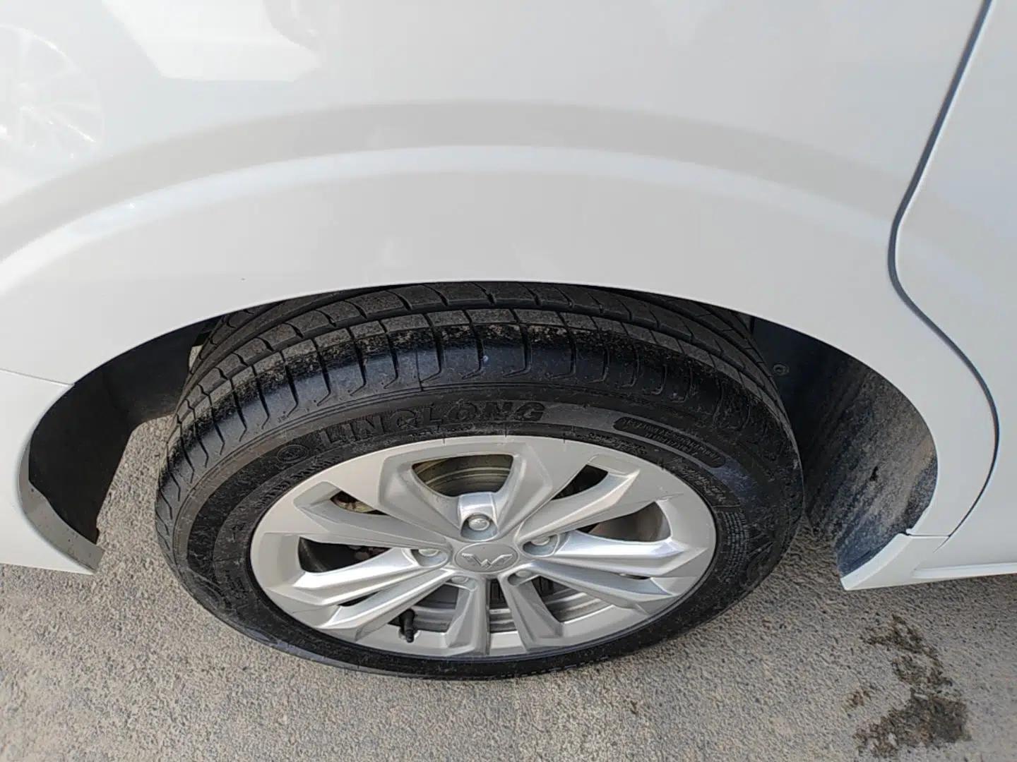 Wuling Jiachen 2022 1.5L Manual Comfort Edition — миниатюра 10