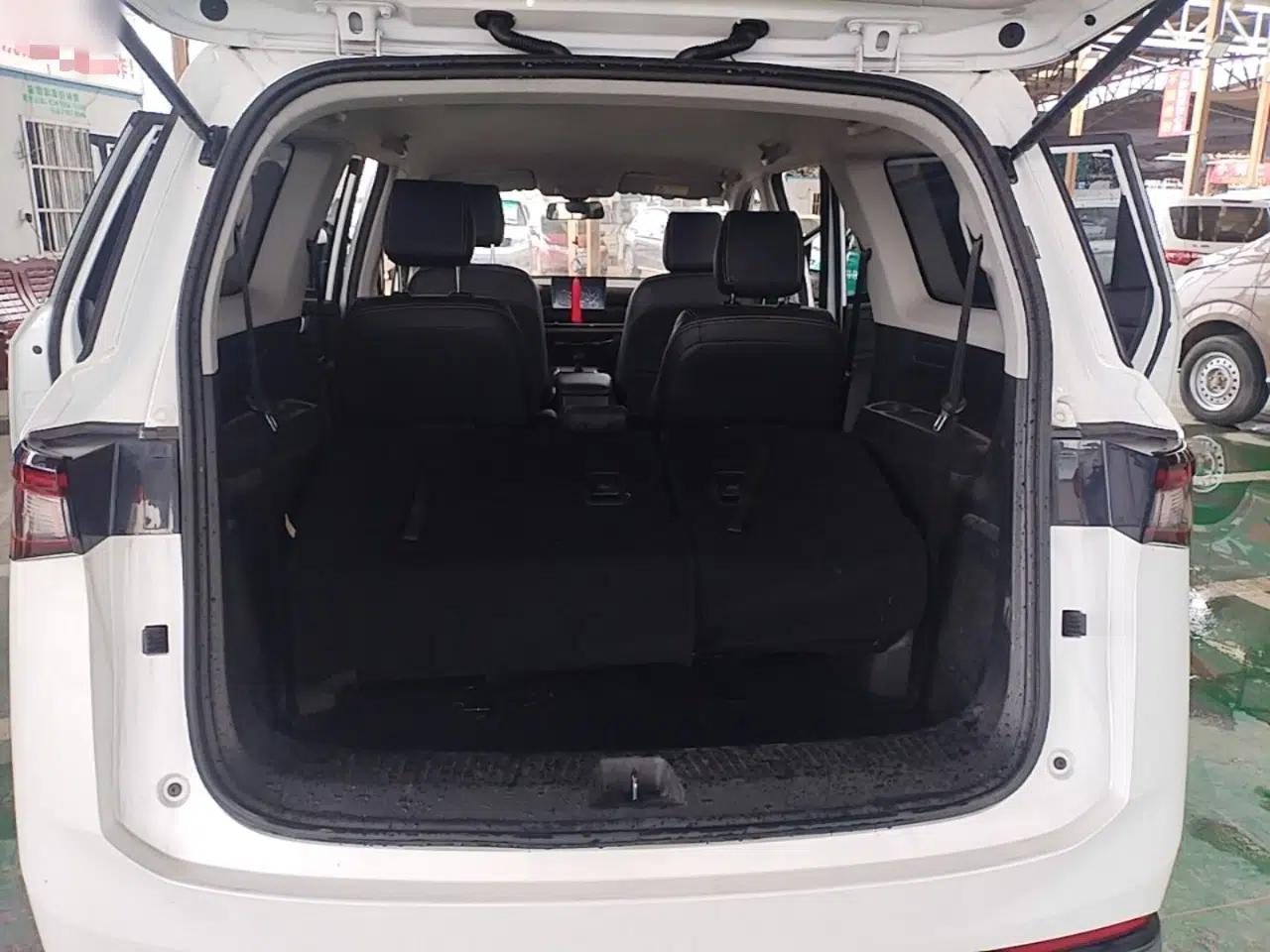 Wuling Jiachen 2022 1.5L Manual Enjoyment Elite Model — миниатюра 22