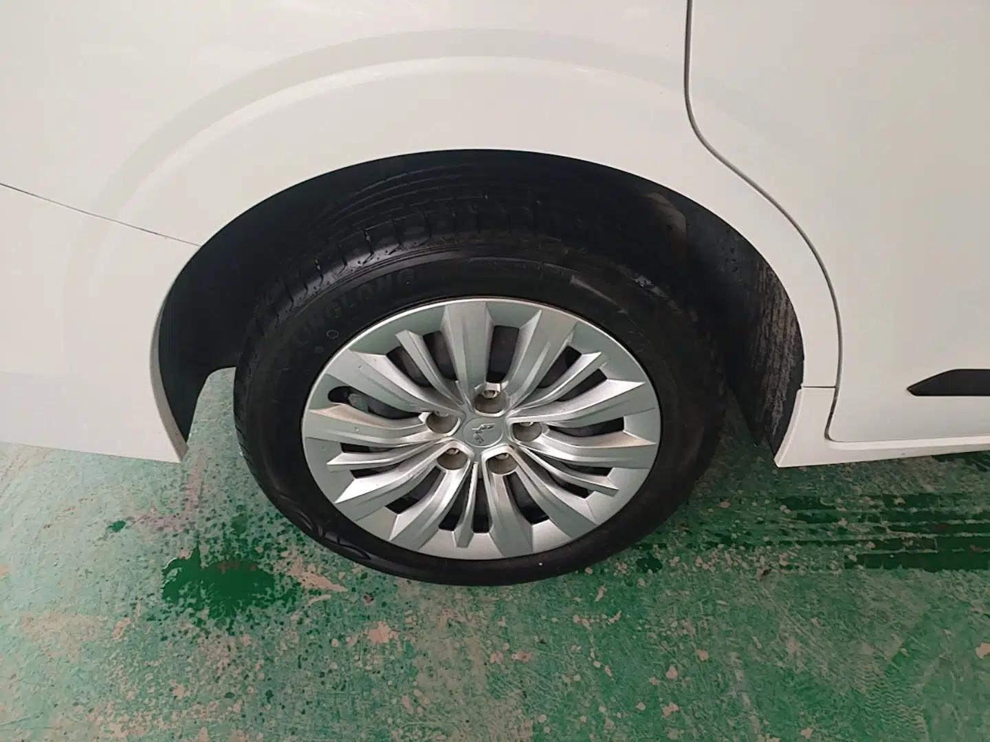 Wuling Jiachen 2022 1.5L Manual Enjoyment Elite Model — миниатюра 10