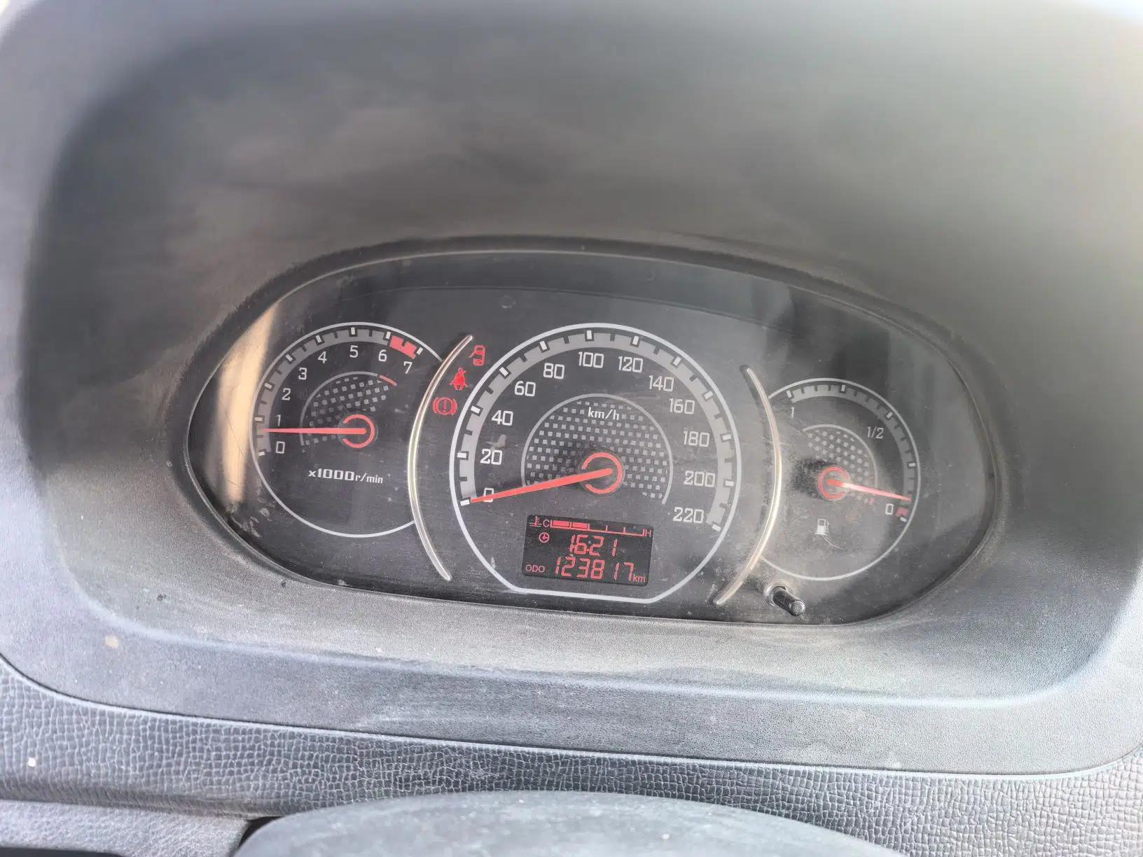 Wuling Zhengcheng 2015 1.5L Comfort L3C — миниатюра 12