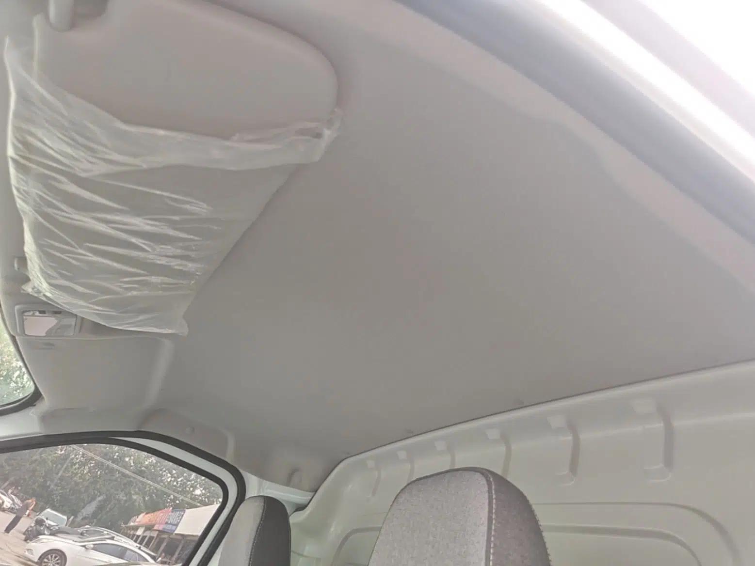 Wuling Yangguang 2024 230km Practical Enclosed-Window Version 60kW — миниатюра 20