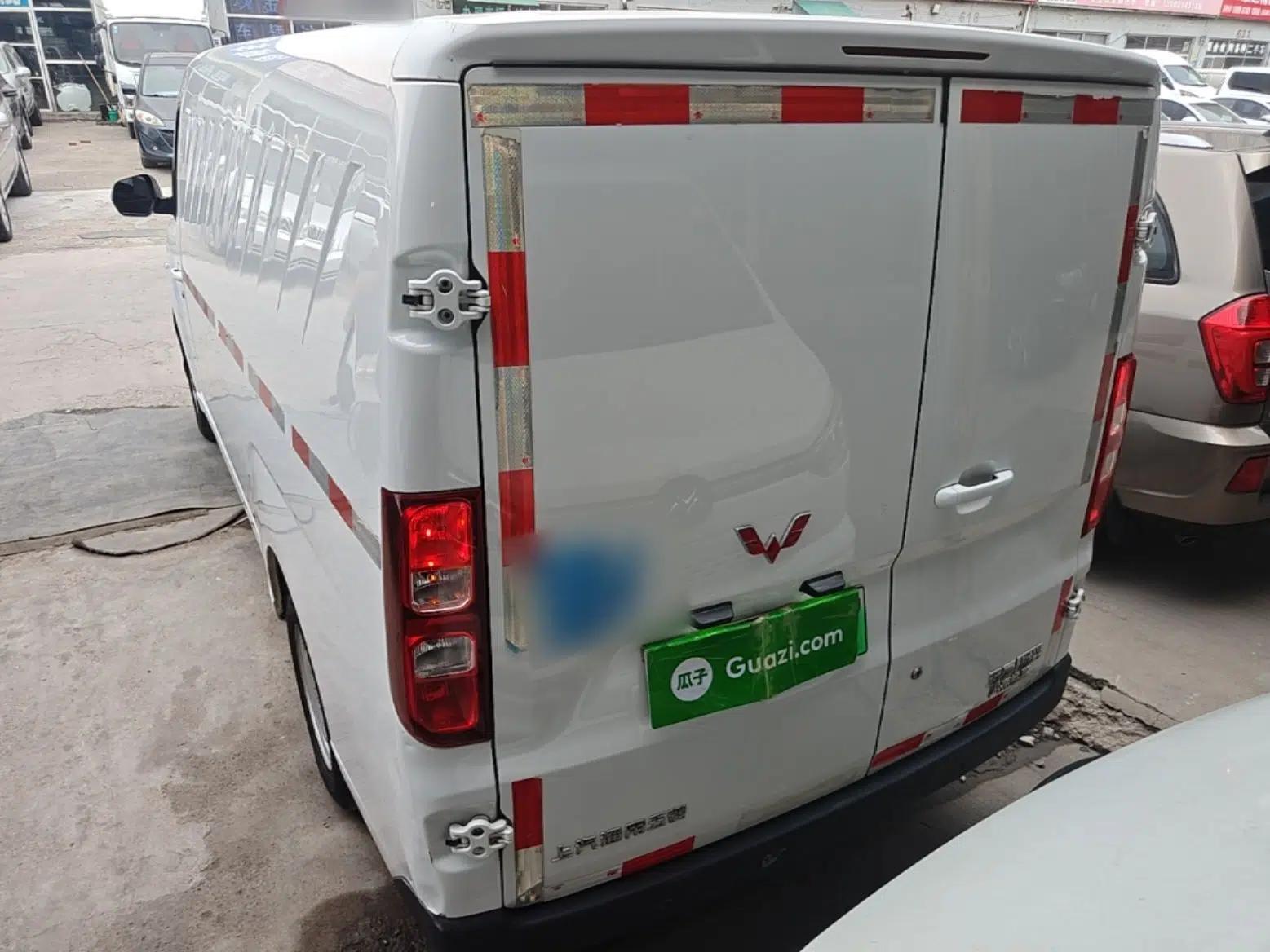 Wuling Yangguang 2024 230km Practical Enclosed-Window Version 60kW — миниатюра 3