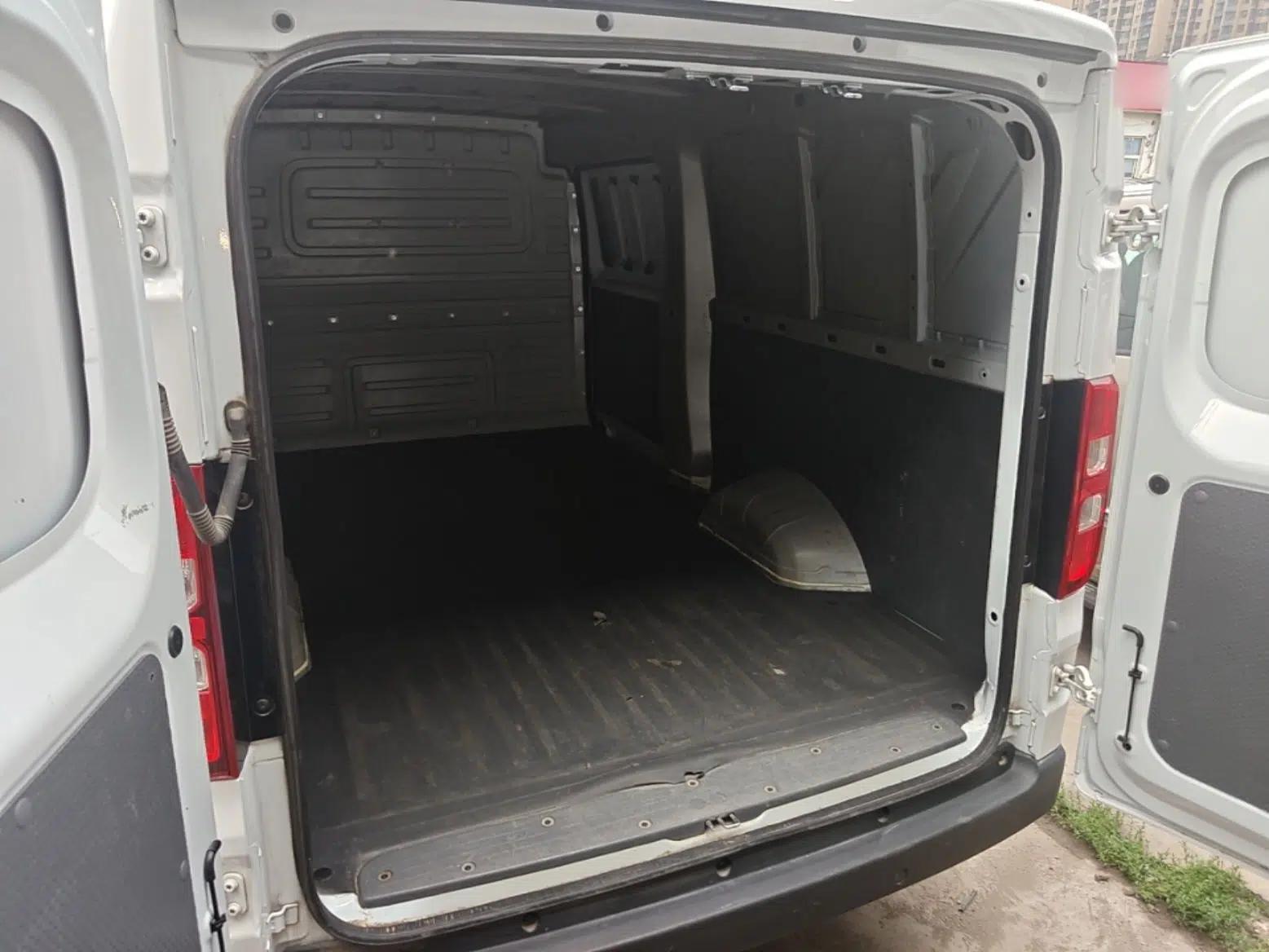 Wuling Yangguang 2024 230km Practical Enclosed-Window Version 60kW — миниатюра 21