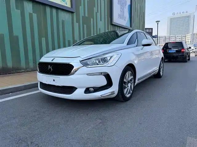 DS 5 2014 1.6T Luxury Edition THP160