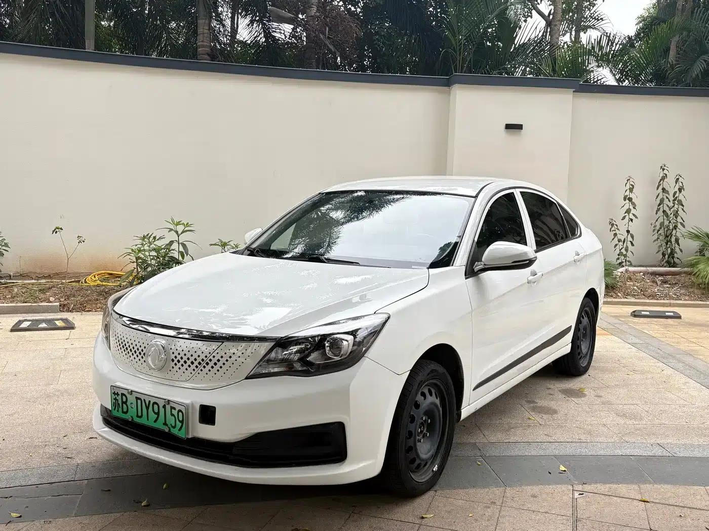 Dongfeng Fengshen E70 2021 500 Super Enjoy Edition — миниатюра 3