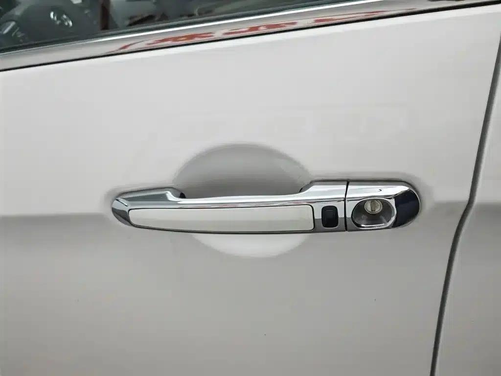 Dongfeng Fengshen A60 2016 Model 1.4T Manual Premium Edition — миниатюра 18