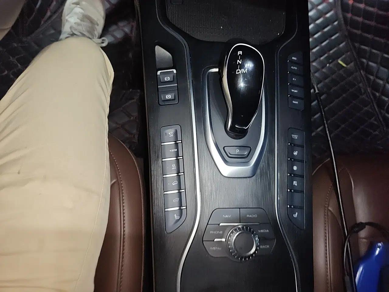 Wey VV7 New Energy 2020 PHEV 2.0T Flagship Model — миниатюра 15