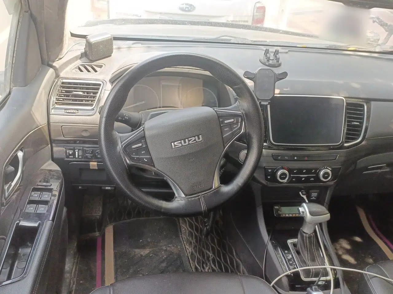 Isuzu D-MAX 2019 3.0T Four-Wheel Drive Automatic Ultra-Luxury Version 4JJ1-TC HI — миниатюра 11