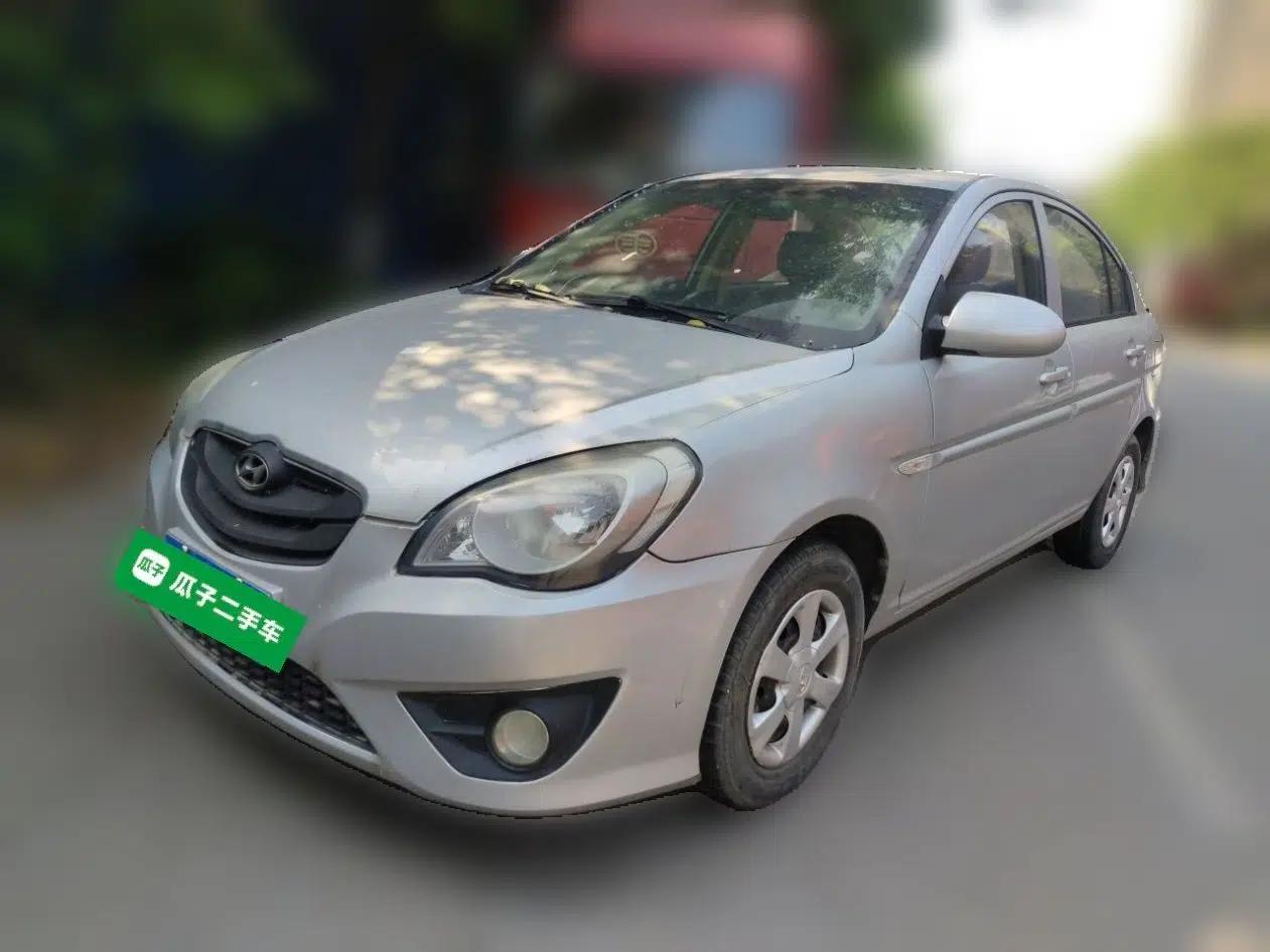 Hyundai Accent 2011 1.4 Manual Economy Version — миниатюра 1