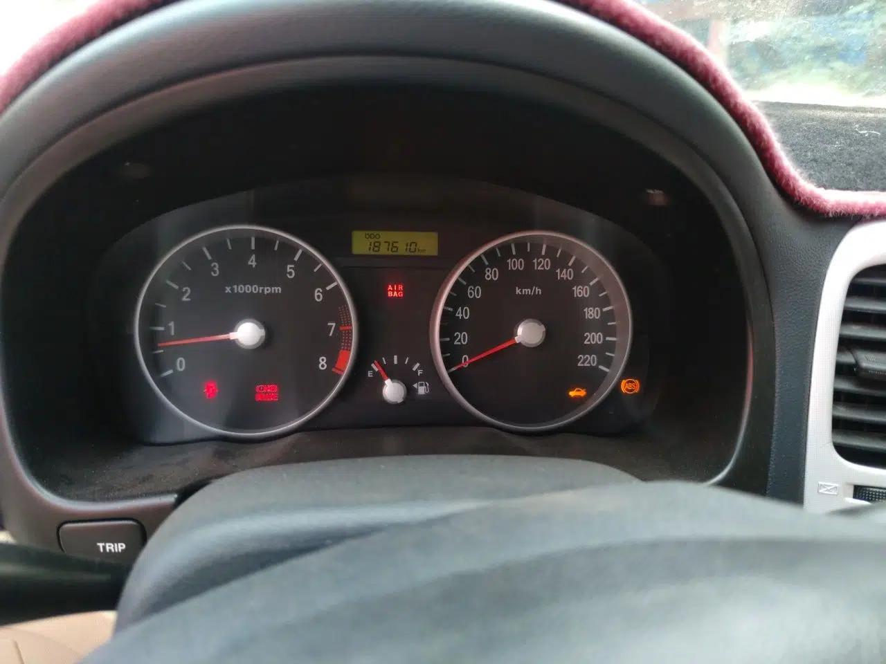 Hyundai Accent 2011 1.4 Manual Economy Version — миниатюра 12
