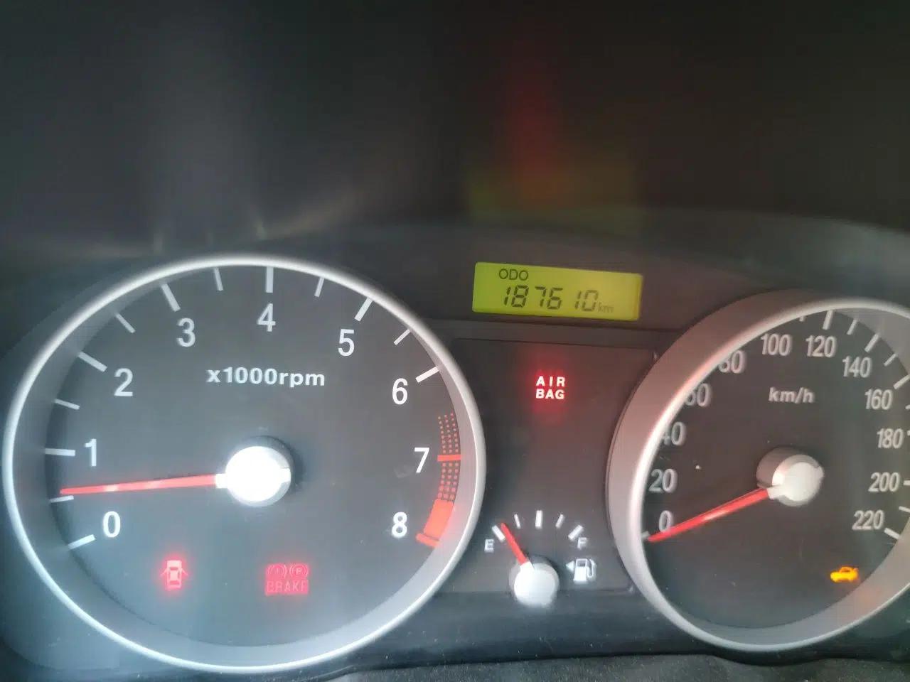 Hyundai Accent 2011 1.4 Manual Economy Version — миниатюра 13
