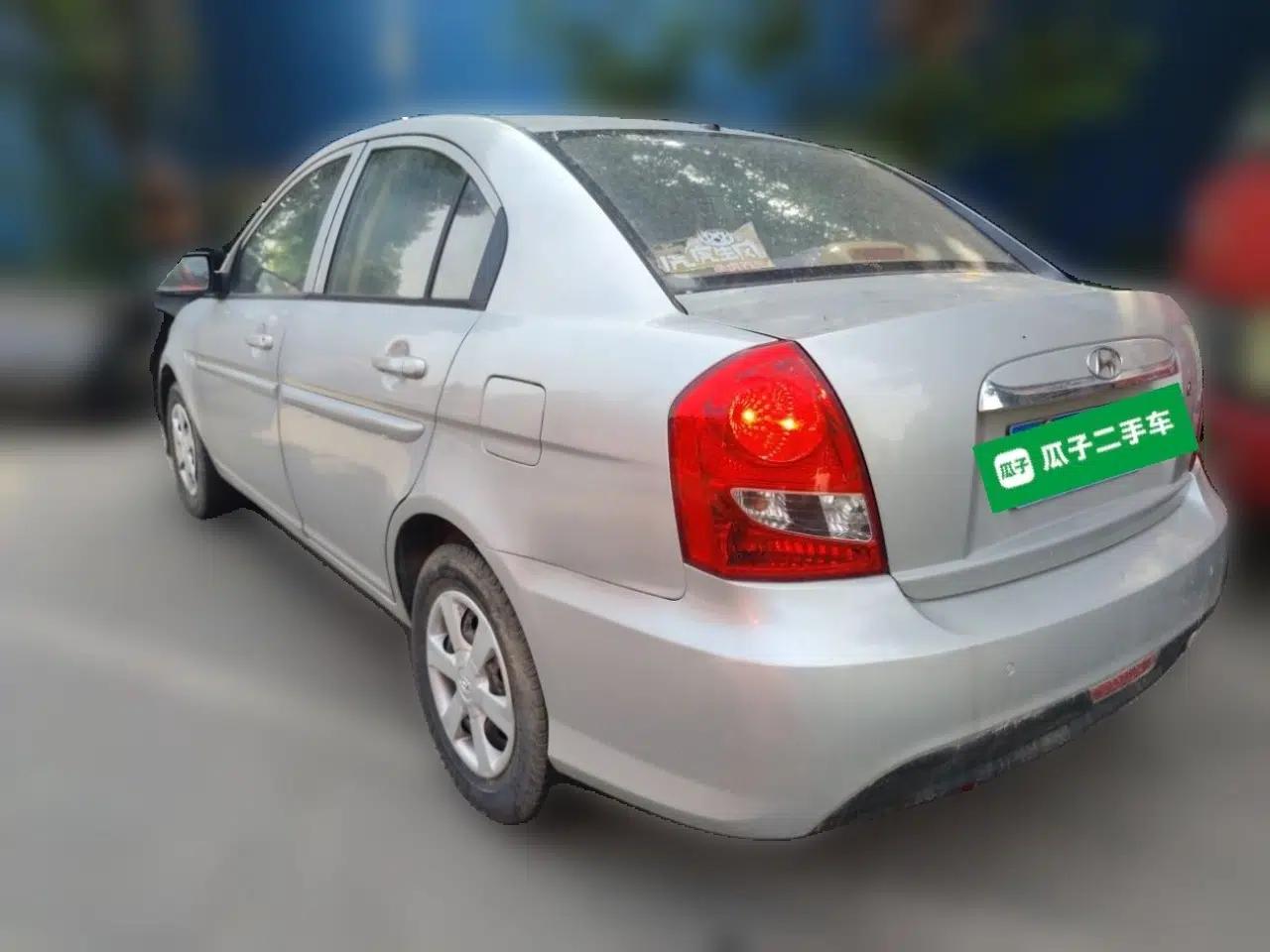 Hyundai Accent 2011 1.4 Manual Economy Version — миниатюра 4