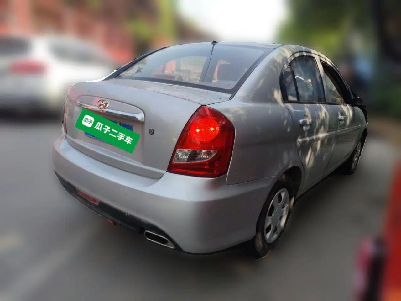 Hyundai Accent 2011 1.4 Manual Economy Version — миниатюра 6