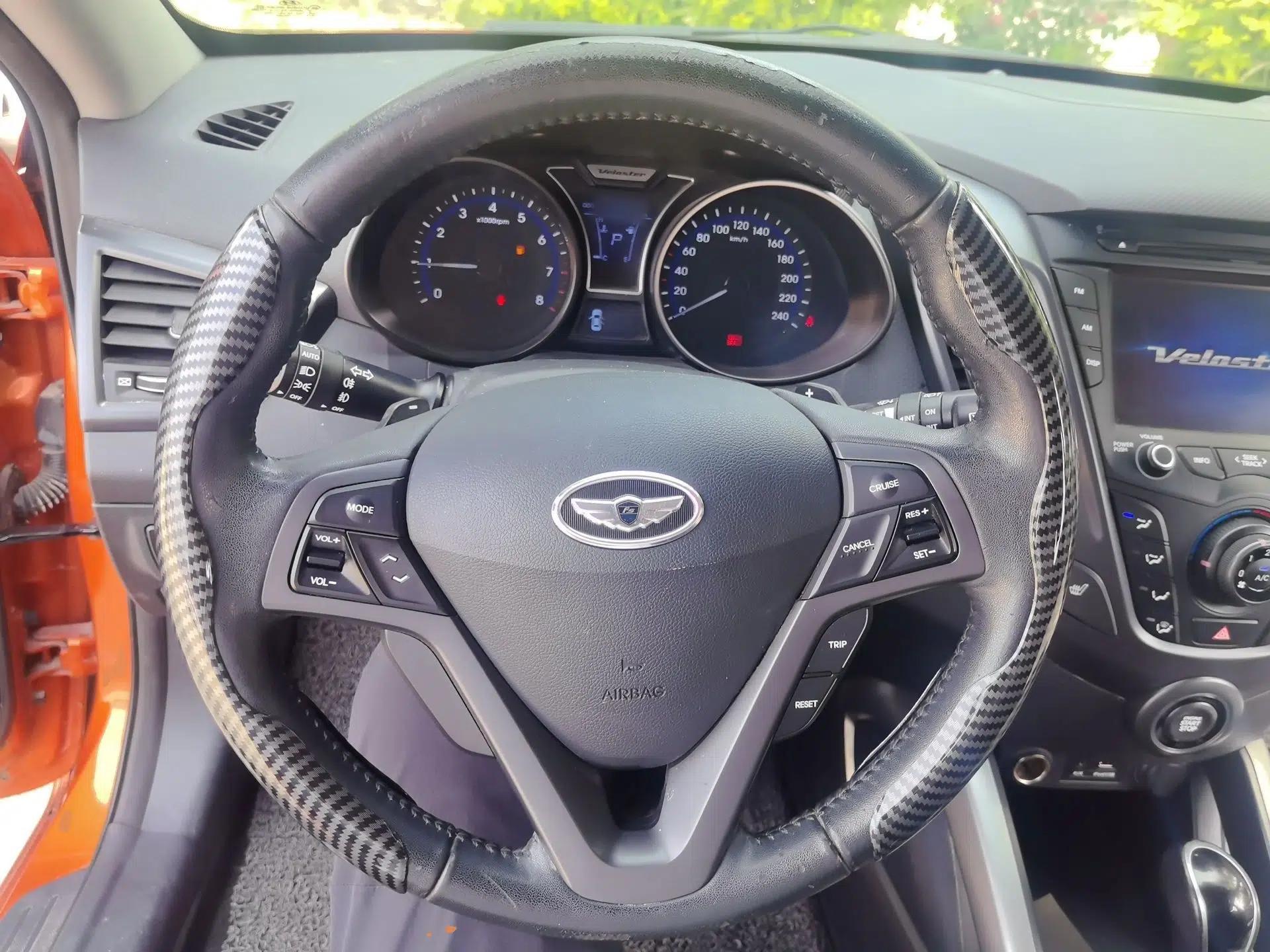 Hyundai Veloster 2012 1.6T Automatic Luxury Edition — миниатюра 11