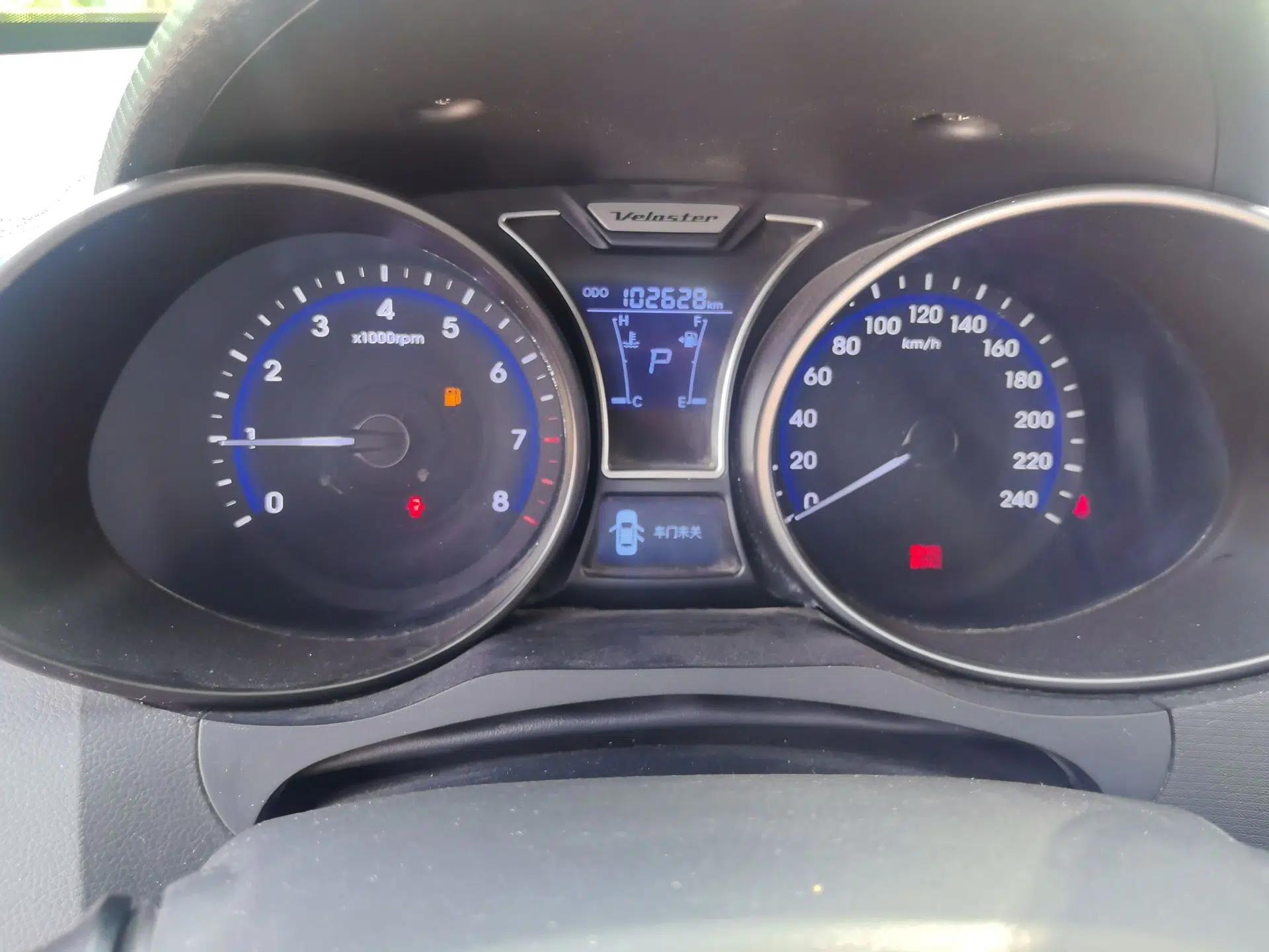 Hyundai Veloster 2012 1.6T Automatic Luxury Edition — миниатюра 12