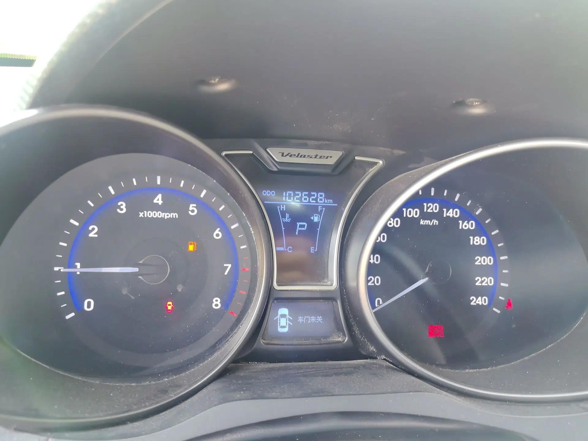 Hyundai Veloster 2012 1.6T Automatic Luxury Edition — миниатюра 13