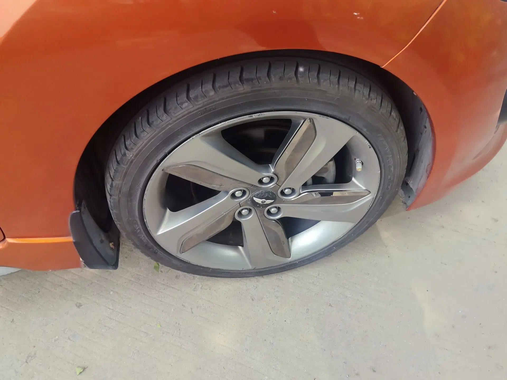 Hyundai Veloster 2012 1.6T Automatic Luxury Edition — миниатюра 8