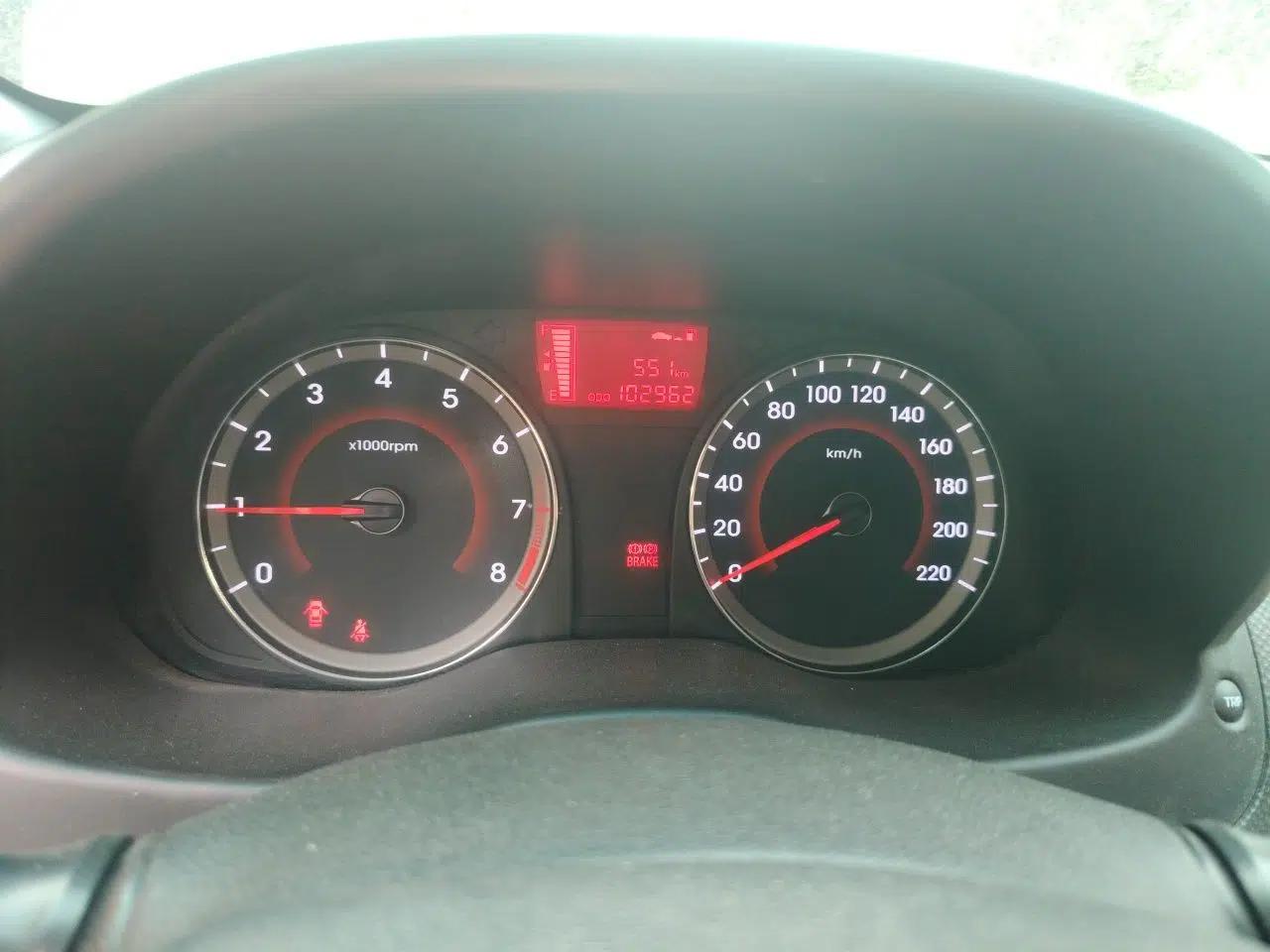 Hyundai Verna Ray 2014 1.4L Manual GLX — миниатюра 12
