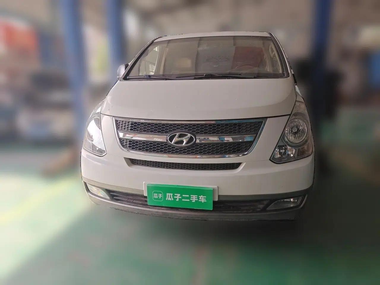Hyundai H-1 Starex 2011 2.4L Luxury Edition — миниатюра 2