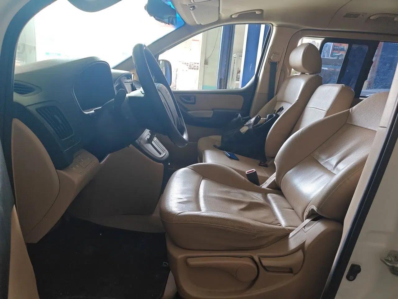 Hyundai H-1 Starex 2011 2.4L Luxury Edition — миниатюра 16
