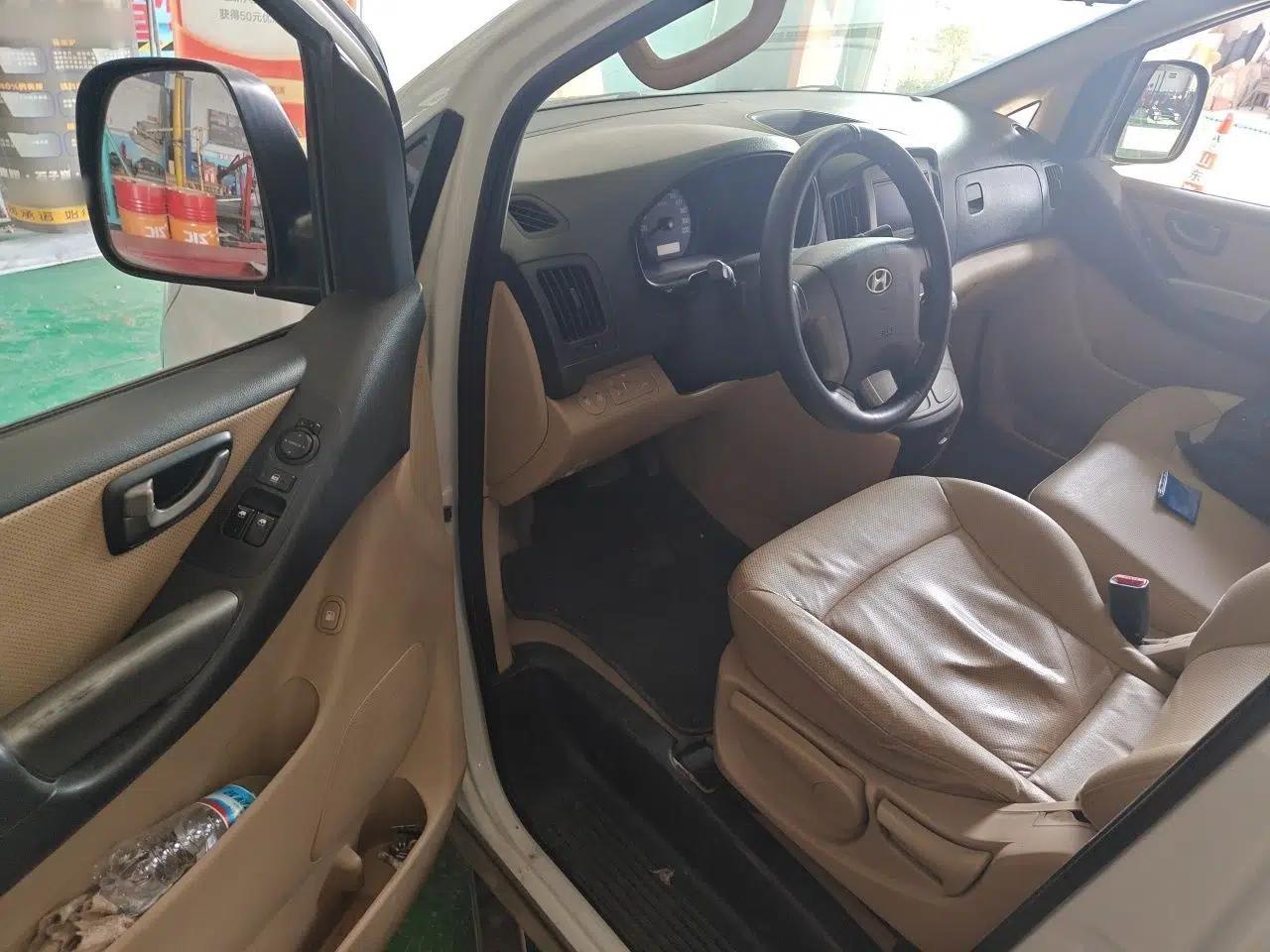 Hyundai H-1 Starex 2011 2.4L Luxury Edition — миниатюра 17
