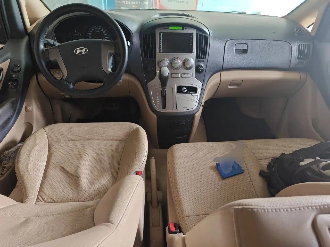 Hyundai H-1 Starex 2011 2.4L Luxury Edition — миниатюра 10