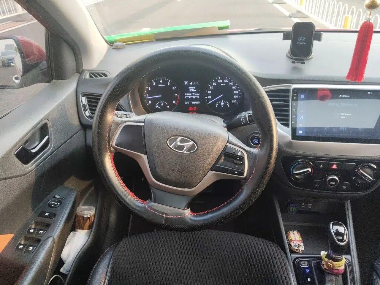 Hyundai Verna RV 2017 1.4L Automatic Sport Version National Emission Standard V — миниатюра 11