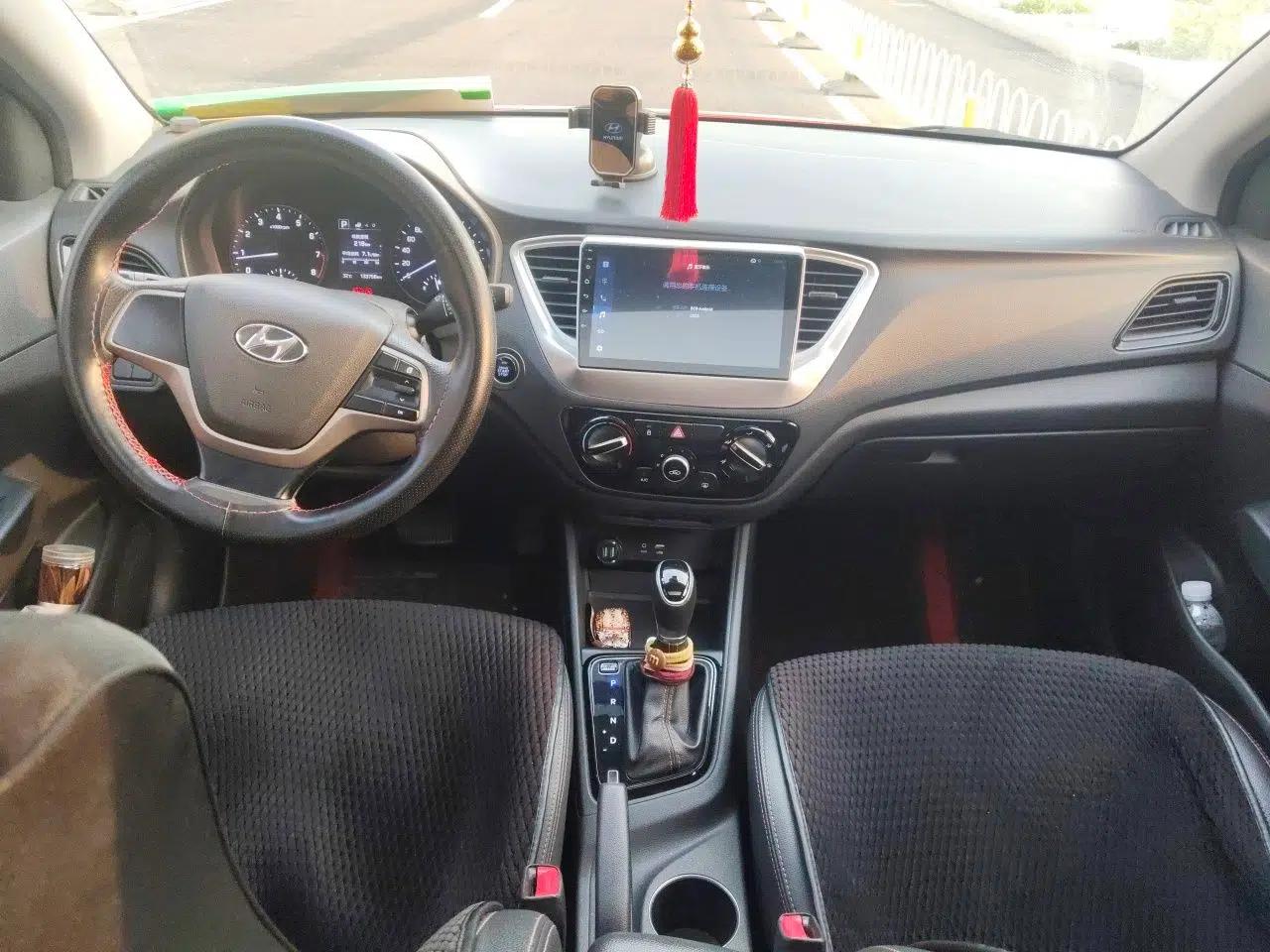 Hyundai Verna RV 2017 1.4L Automatic Sport Version National Emission Standard V — миниатюра 10