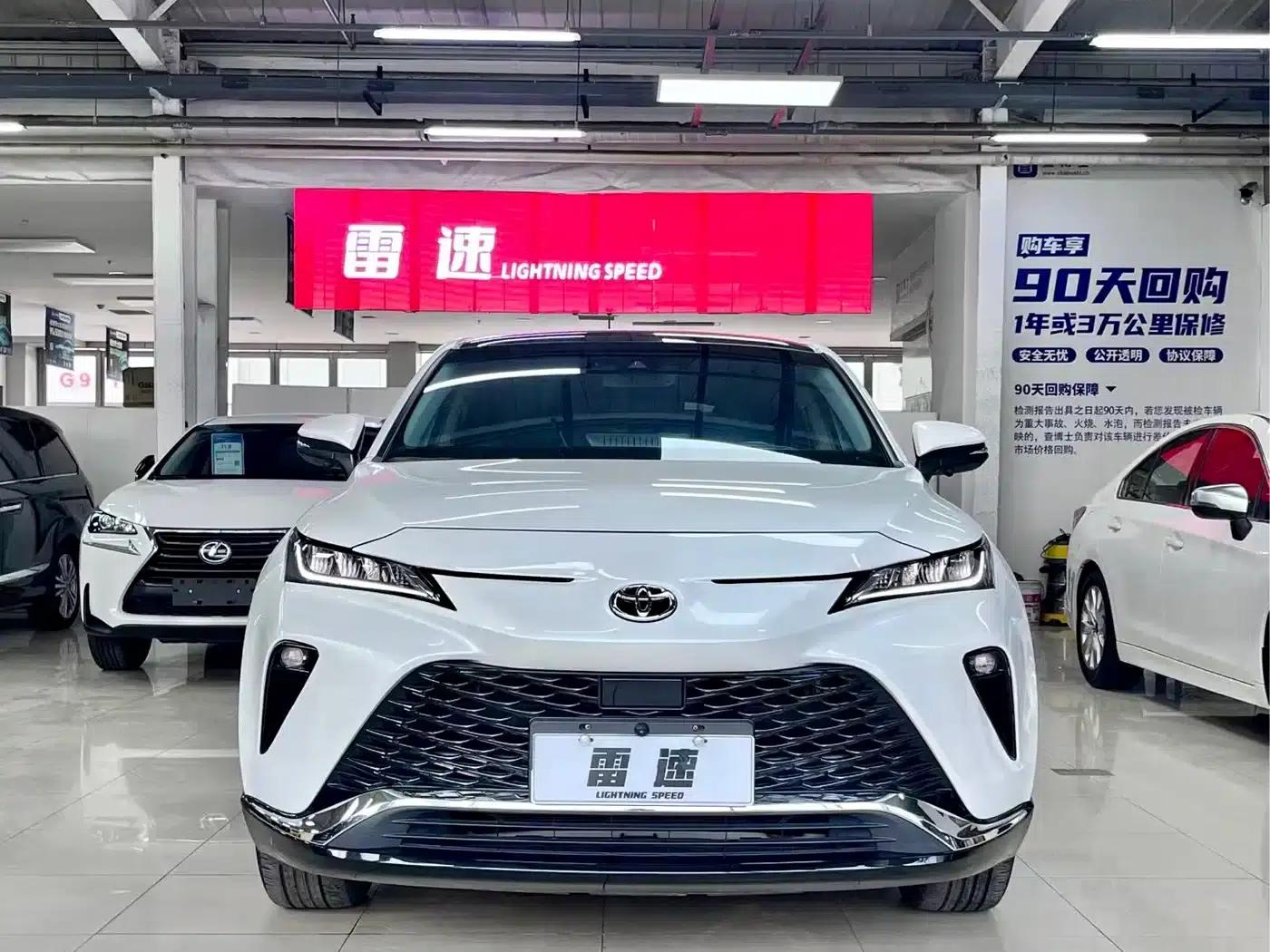 Venza 2023 2.0L CVT 2WD Luxury Edition — миниатюра 2