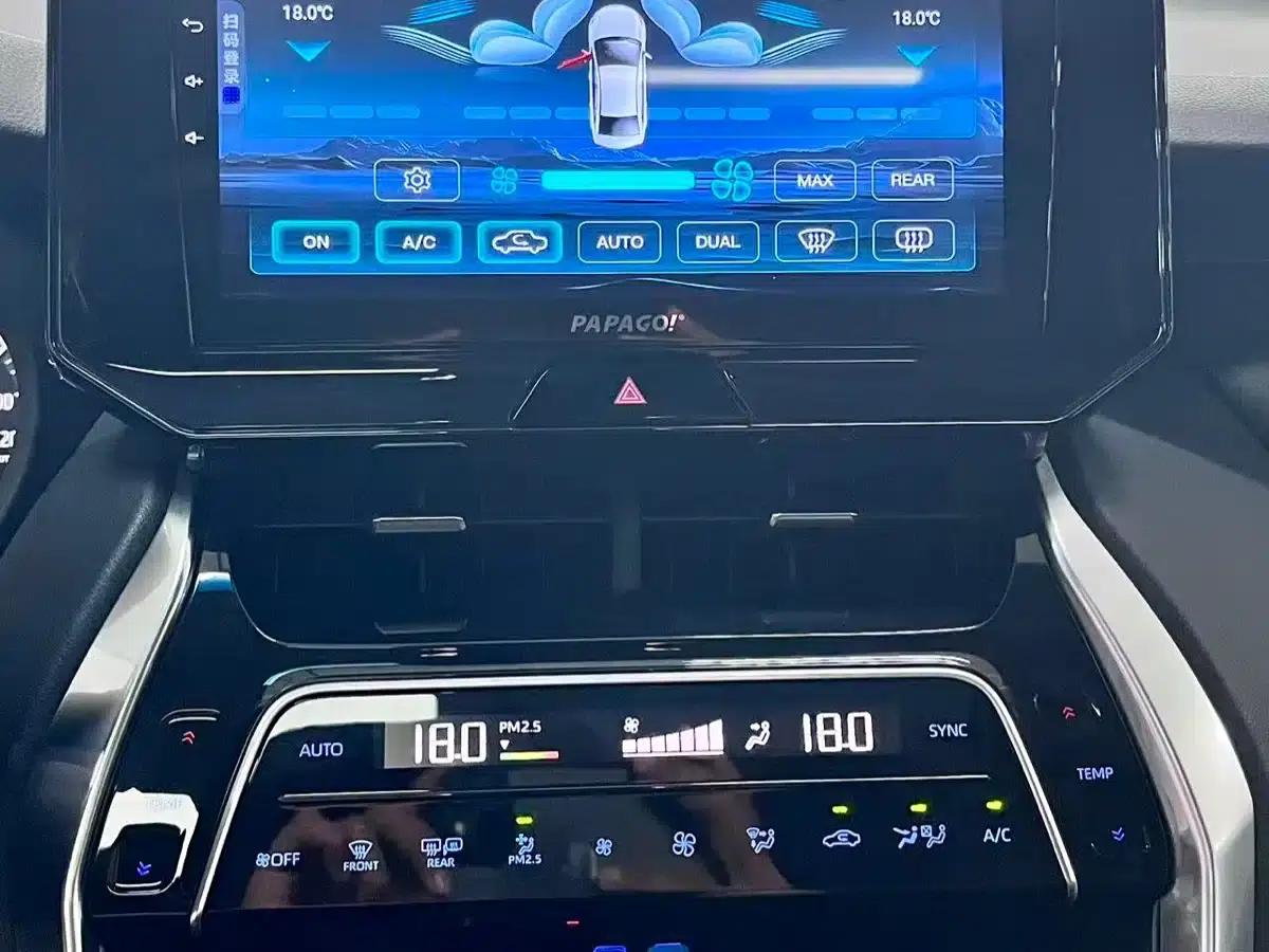 Venza 2023 2.0L CVT 2WD Luxury Edition — миниатюра 11