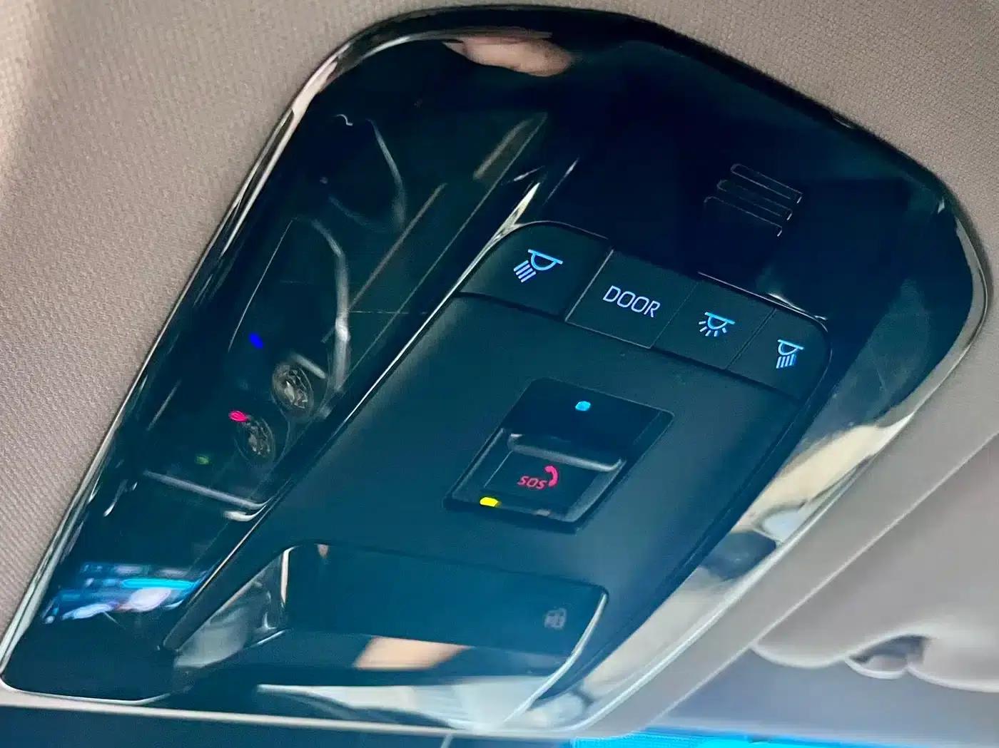 Venza 2023 2.0L CVT 2WD Luxury Edition — миниатюра 12
